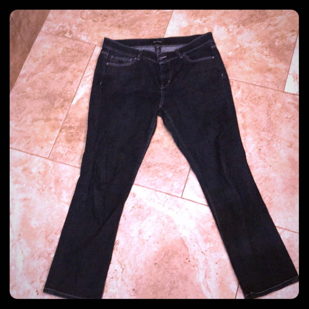 WHBM Size 8 Noir Capri dark wash jeans